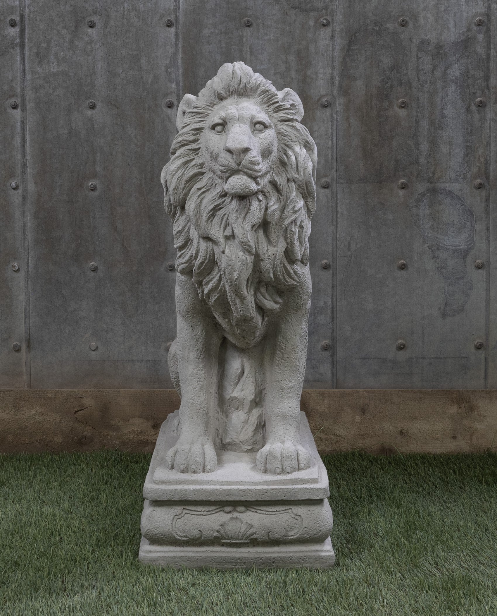 Lion 28" (Triple Base)
