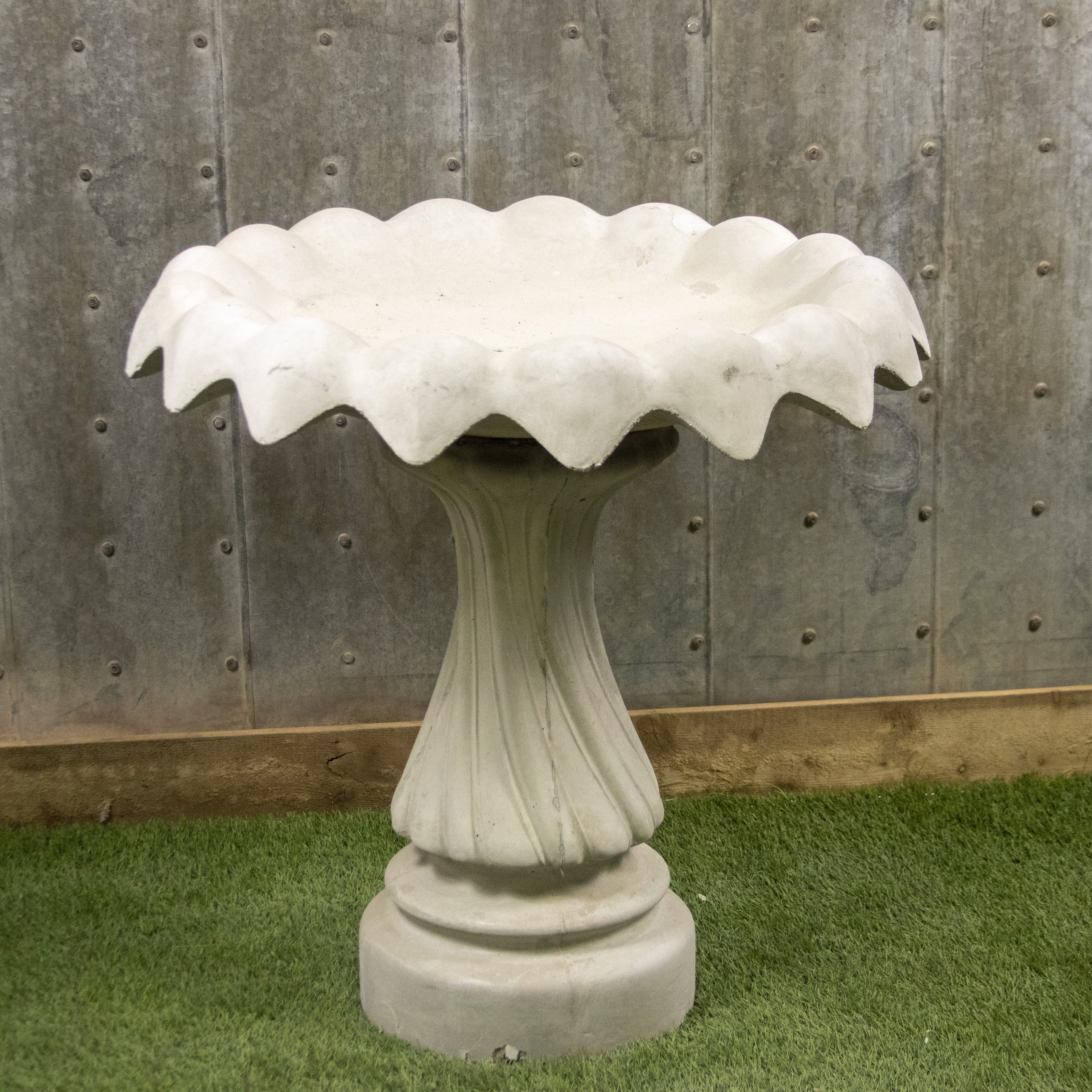 Bird Bath 33"
